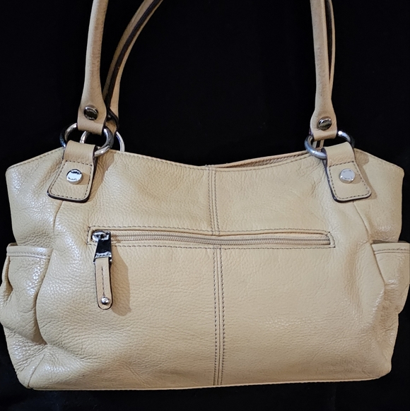 Tignanello Elegant Tan Pebble Leather Hobo/Shoulder Bag - Picture 4 of 16